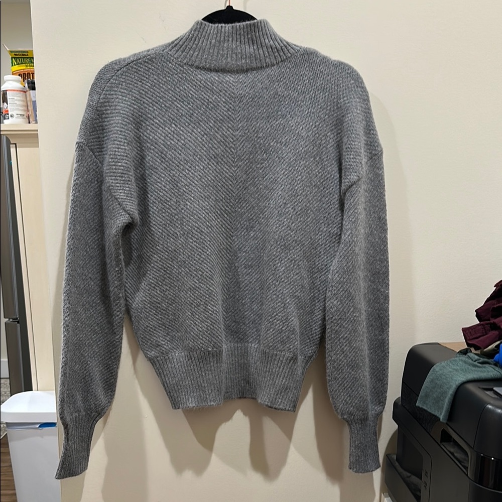 Cozy Gray Ribbed Sweater - Picture 3 of 3